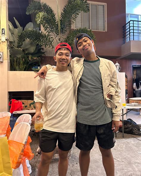 genggeng (@definitelynotgeng) .